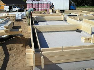 construction de la maison en bois en kit louisa