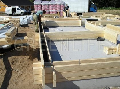 construction de la maison en bois en kit louisa