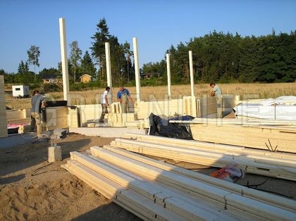 construction de la maison en bois en kit louisa