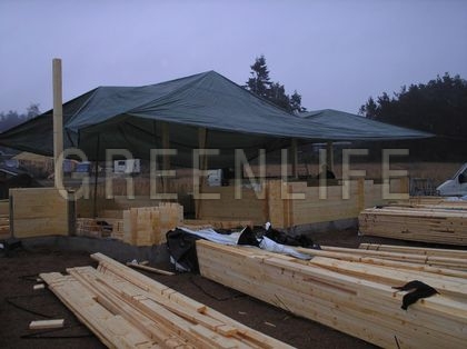 construction de la maison en bois en kit louisa