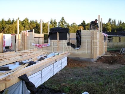 construction de la maison en bois en kit louisa