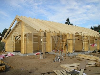 construction de la maison en bois en kit louisa