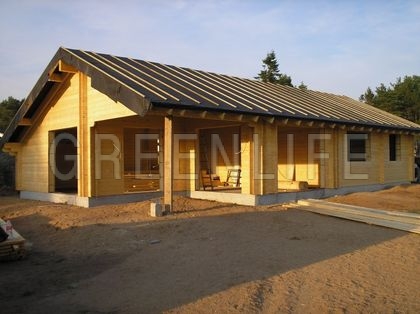 construction de la maison en bois en kit louisa